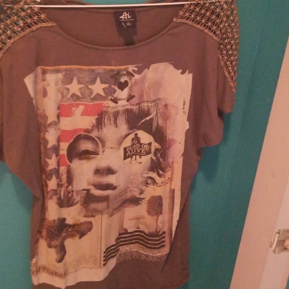 Very neat john Lennon shirt